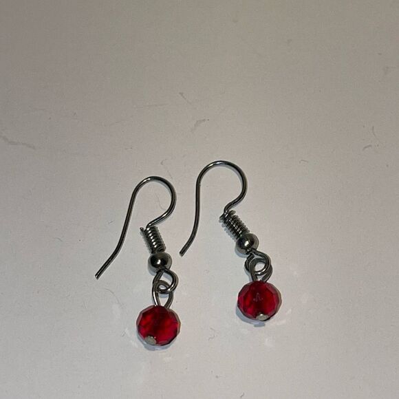2 sets of earrings - Picture 2 of 4